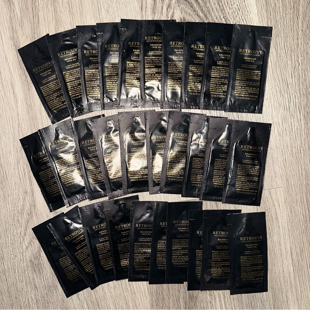 RETROUVÉ Balancing Face Oil Sample Lot of 30 Total 30ml